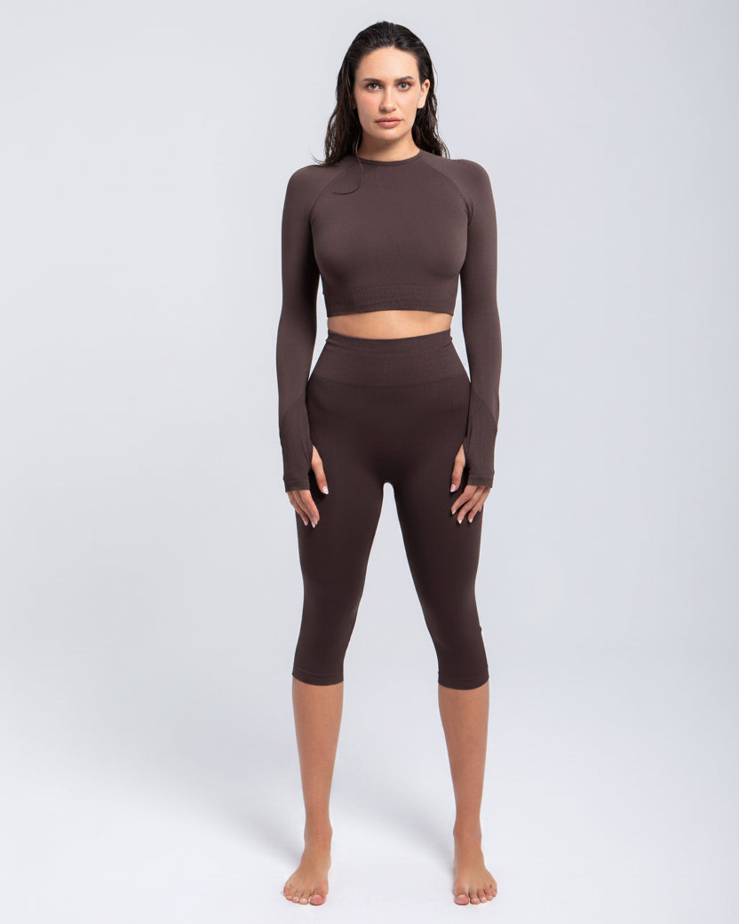 Espresso seamless capri leggings full-body look with high-waist shaping fit