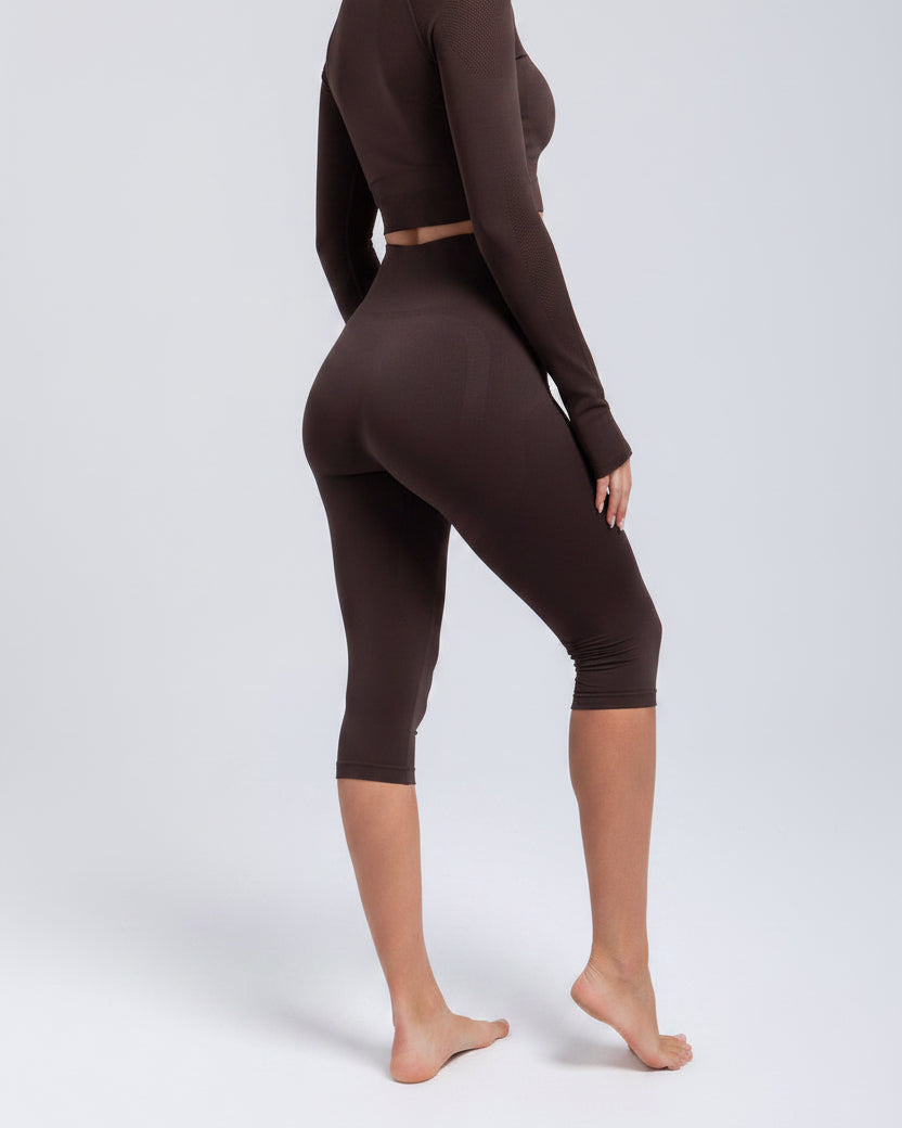 Second Skin Shaping Capri Leggings | Seamless Sculpt Fit