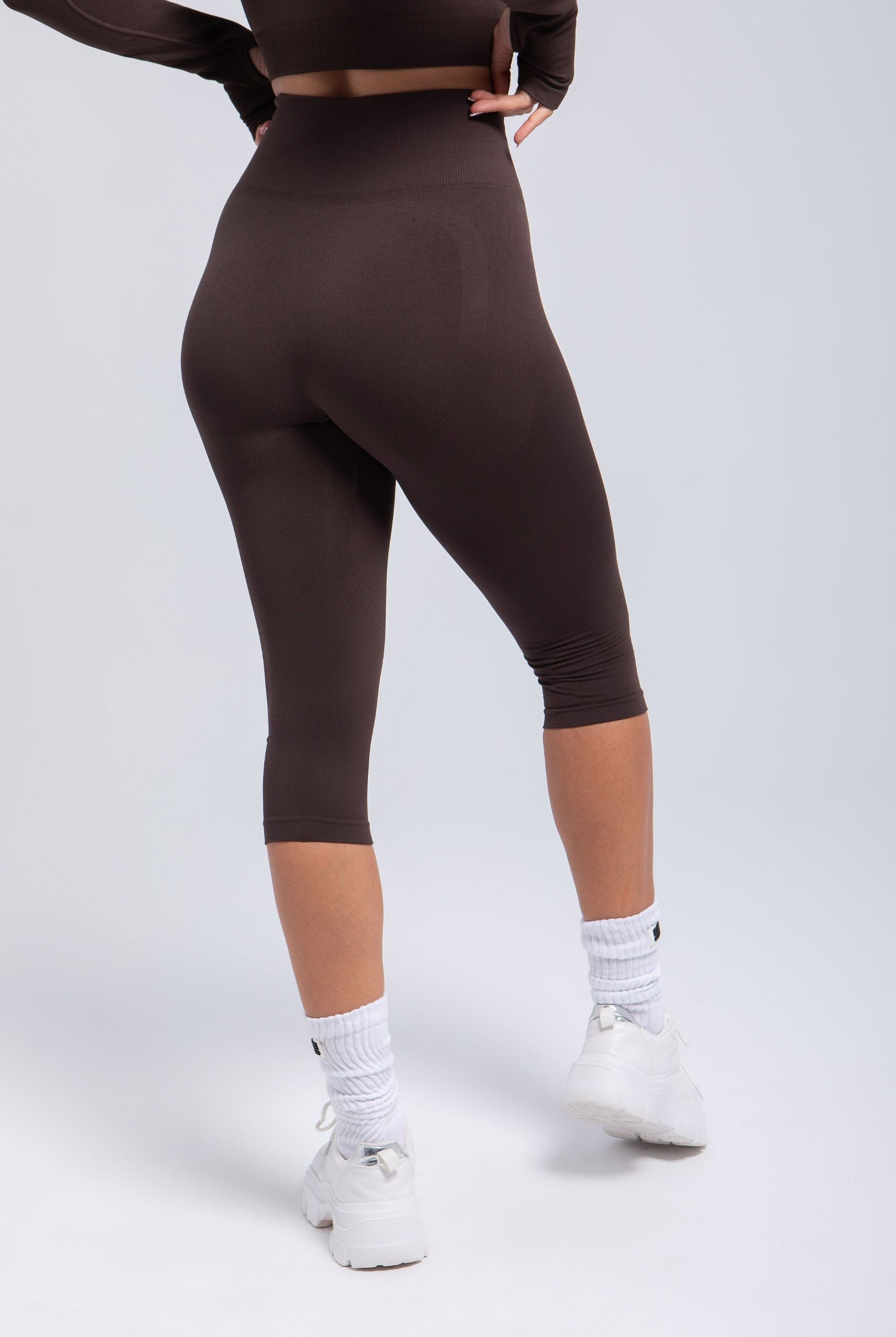 Second Skin Shaping Capri Leggings | Seamless Sculpt Fit