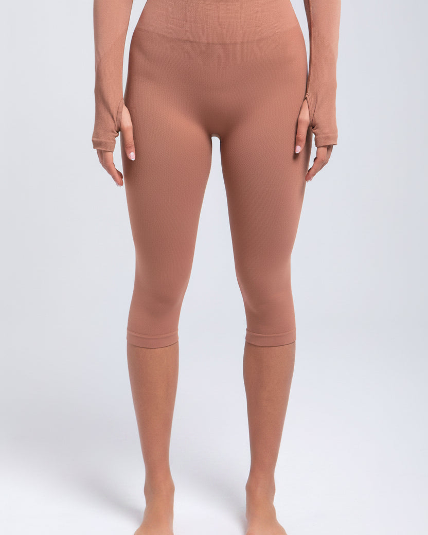 Second Skin Shaping Capri Leggings | Seamless Sculpt Fit