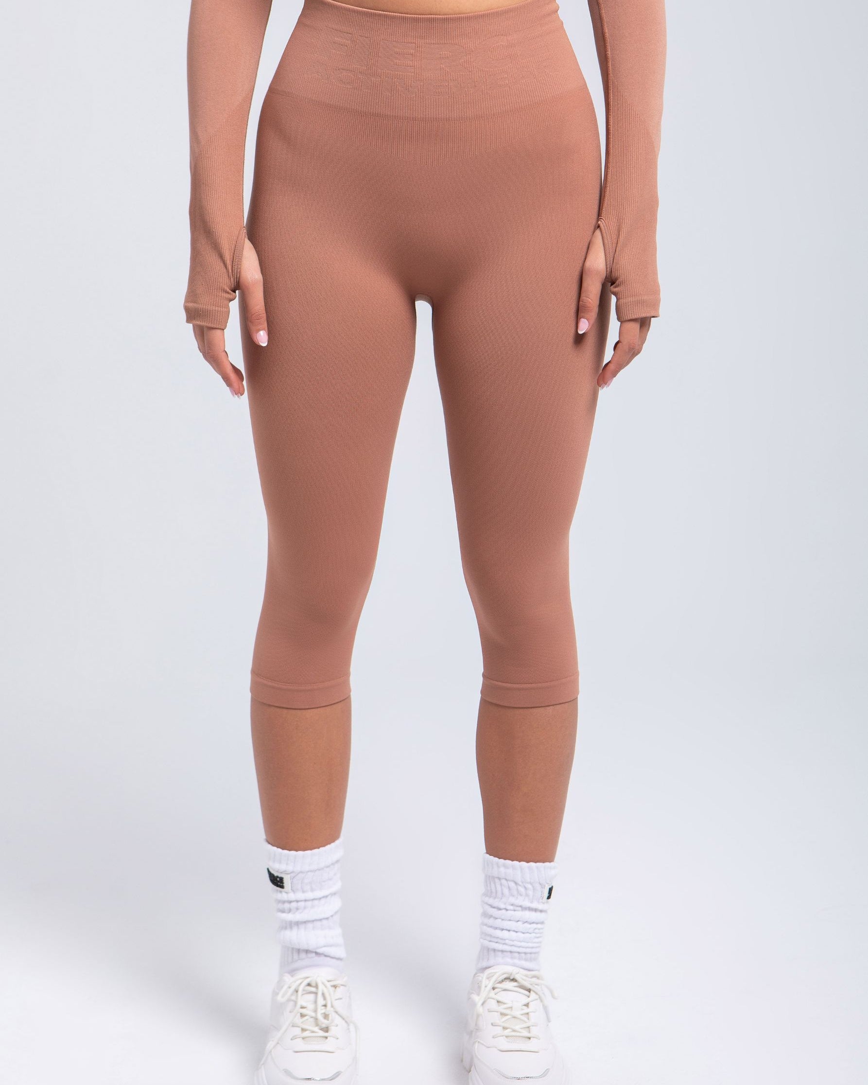 Second Skin Shaping Capri Leggings | Seamless Sculpt Fit