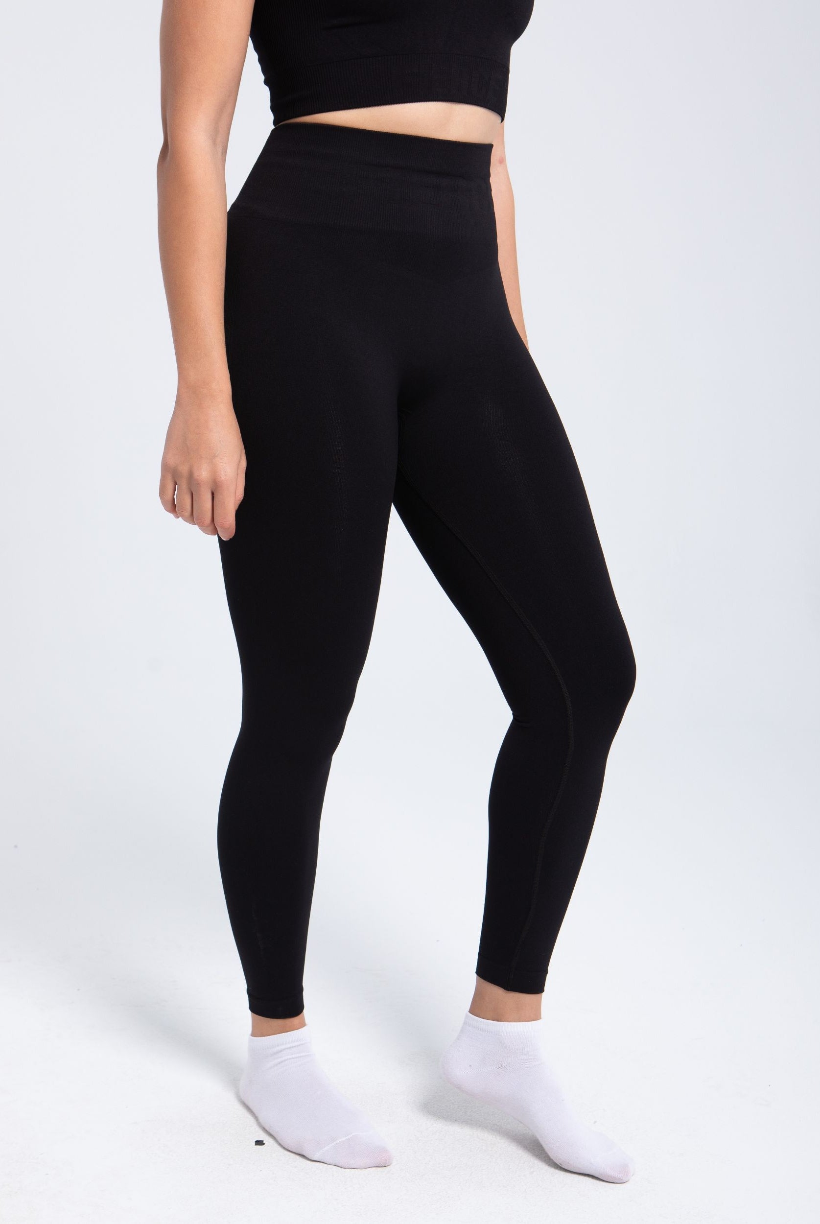 Second Skin shaping legging — seamless compressive
