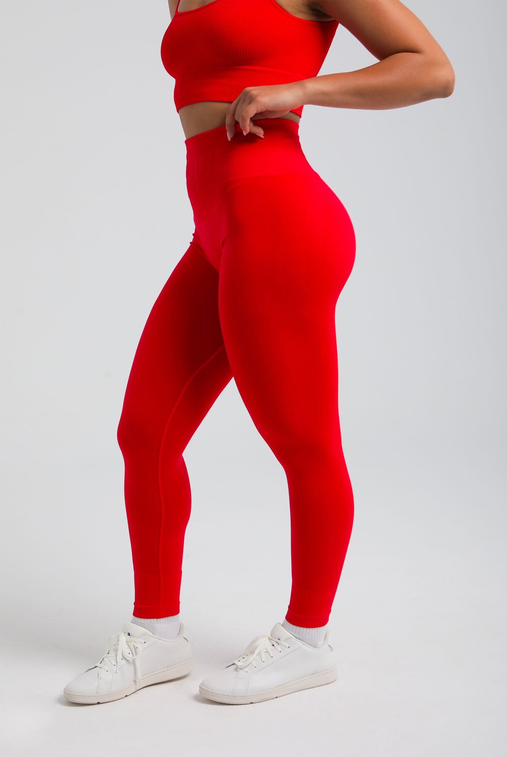 Second Skin shaping legging — seamless compressive