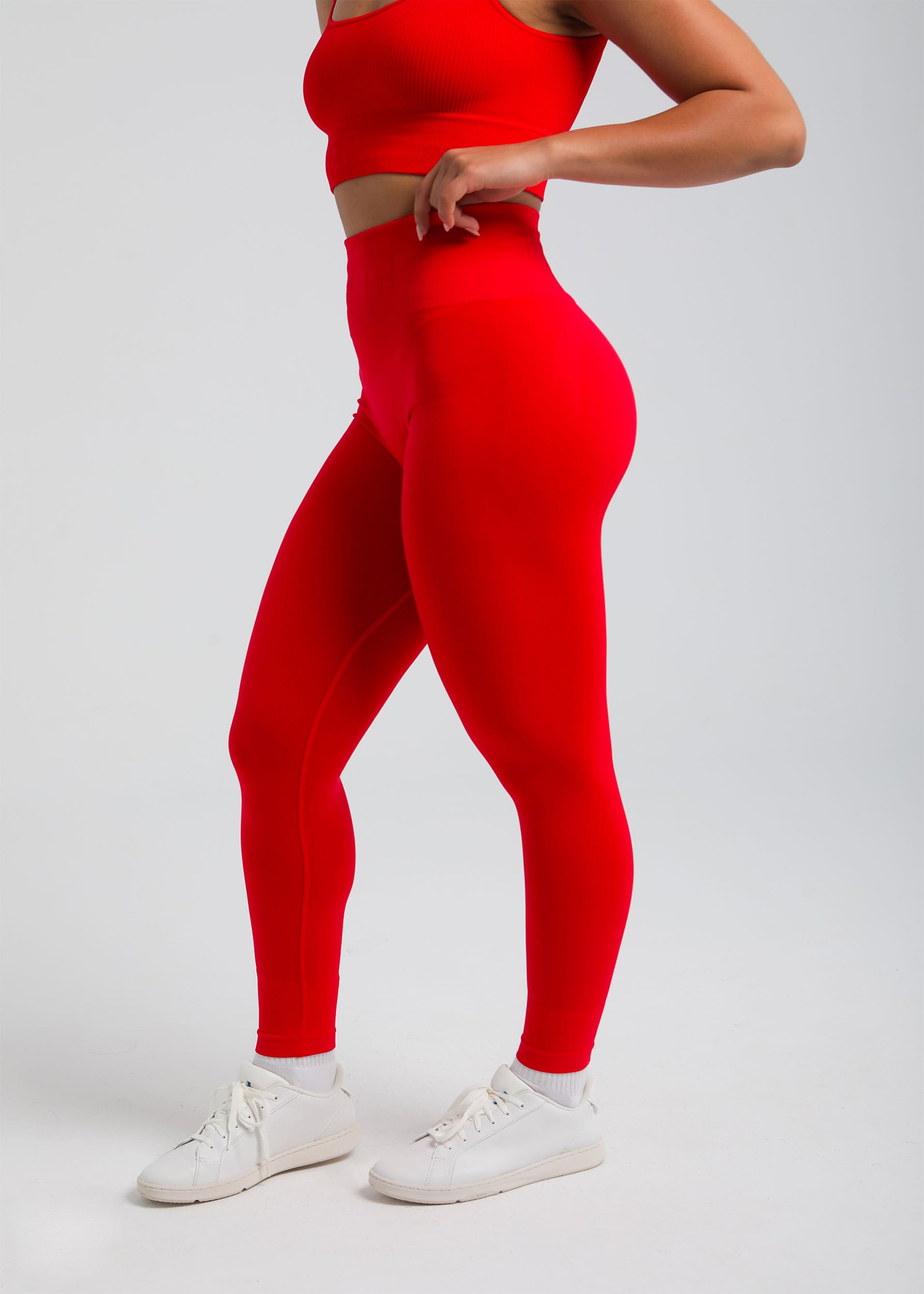 Second Skin shaping legging — seamless compressive