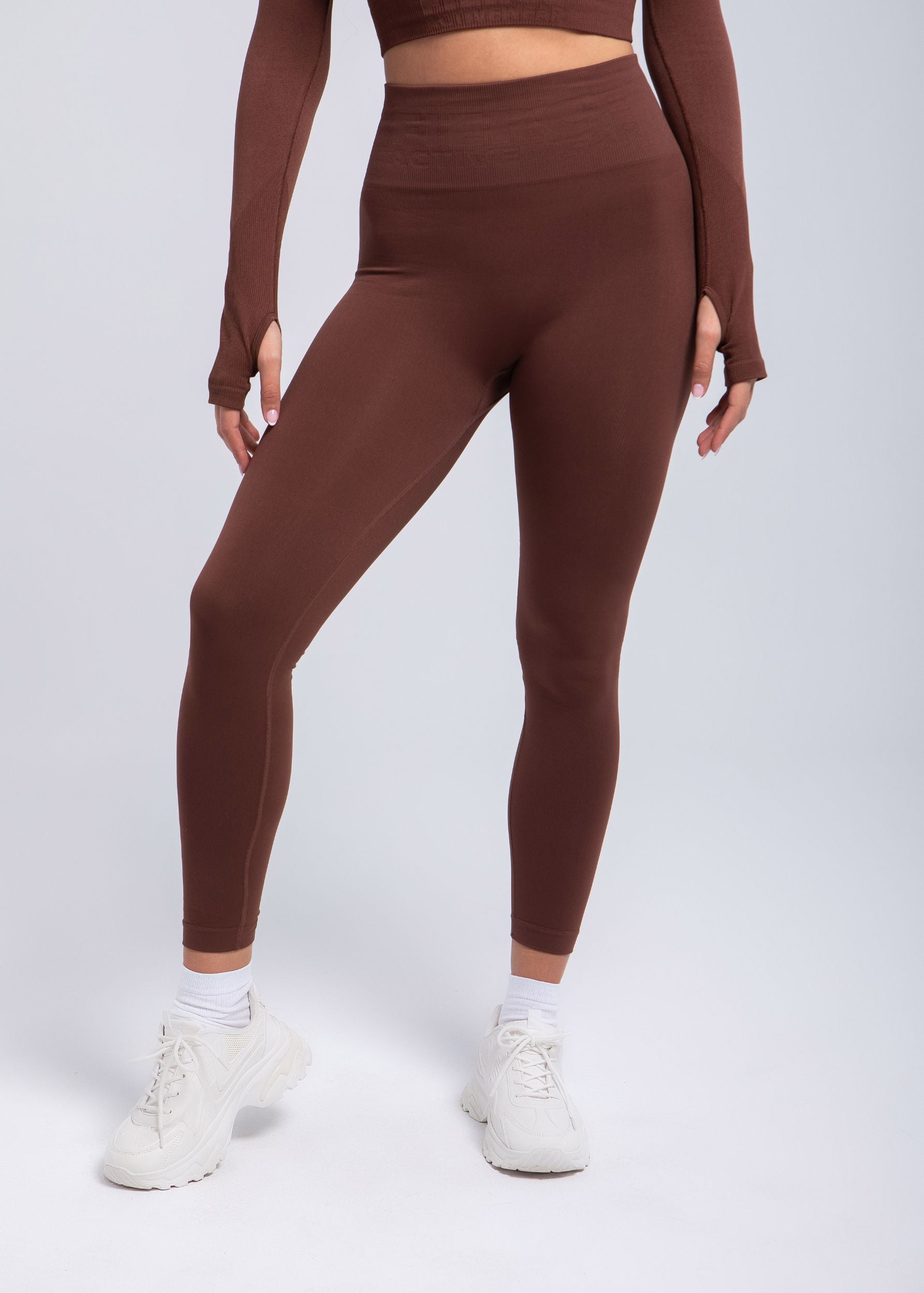 Second Skin shaping legging — seamless compressive