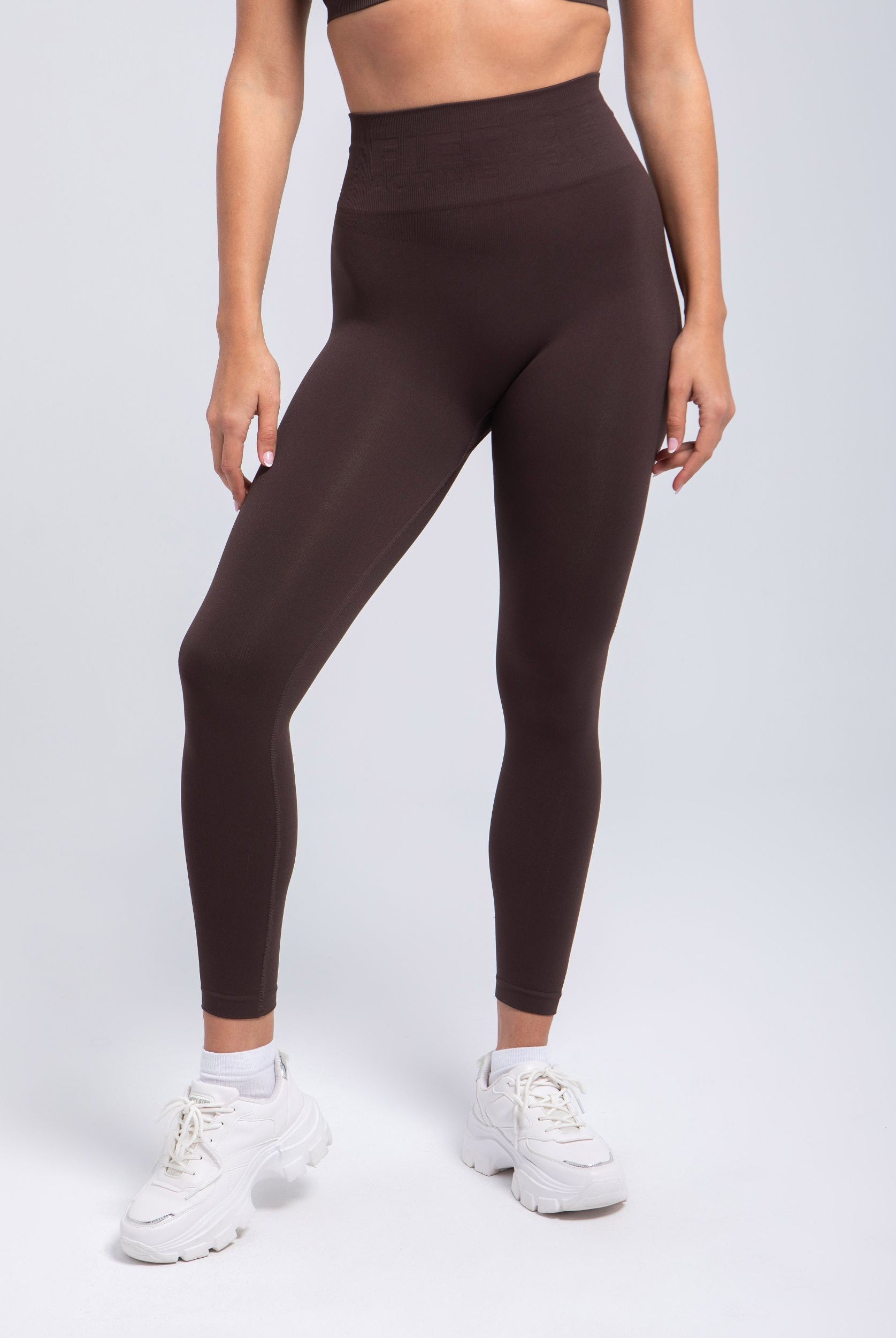 Second Skin shaping legging — seamless compressive