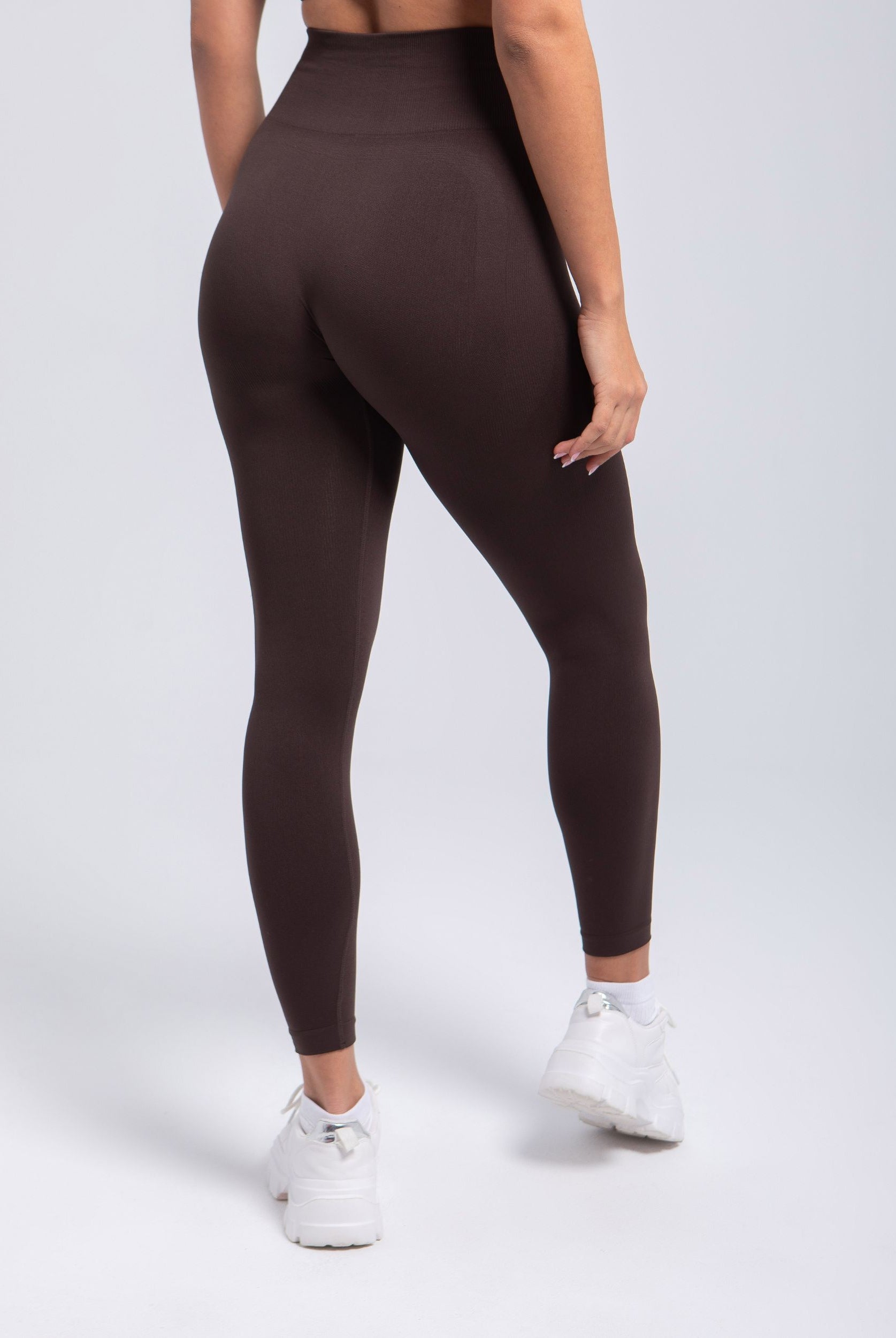 Second Skin shaping legging — seamless compressive