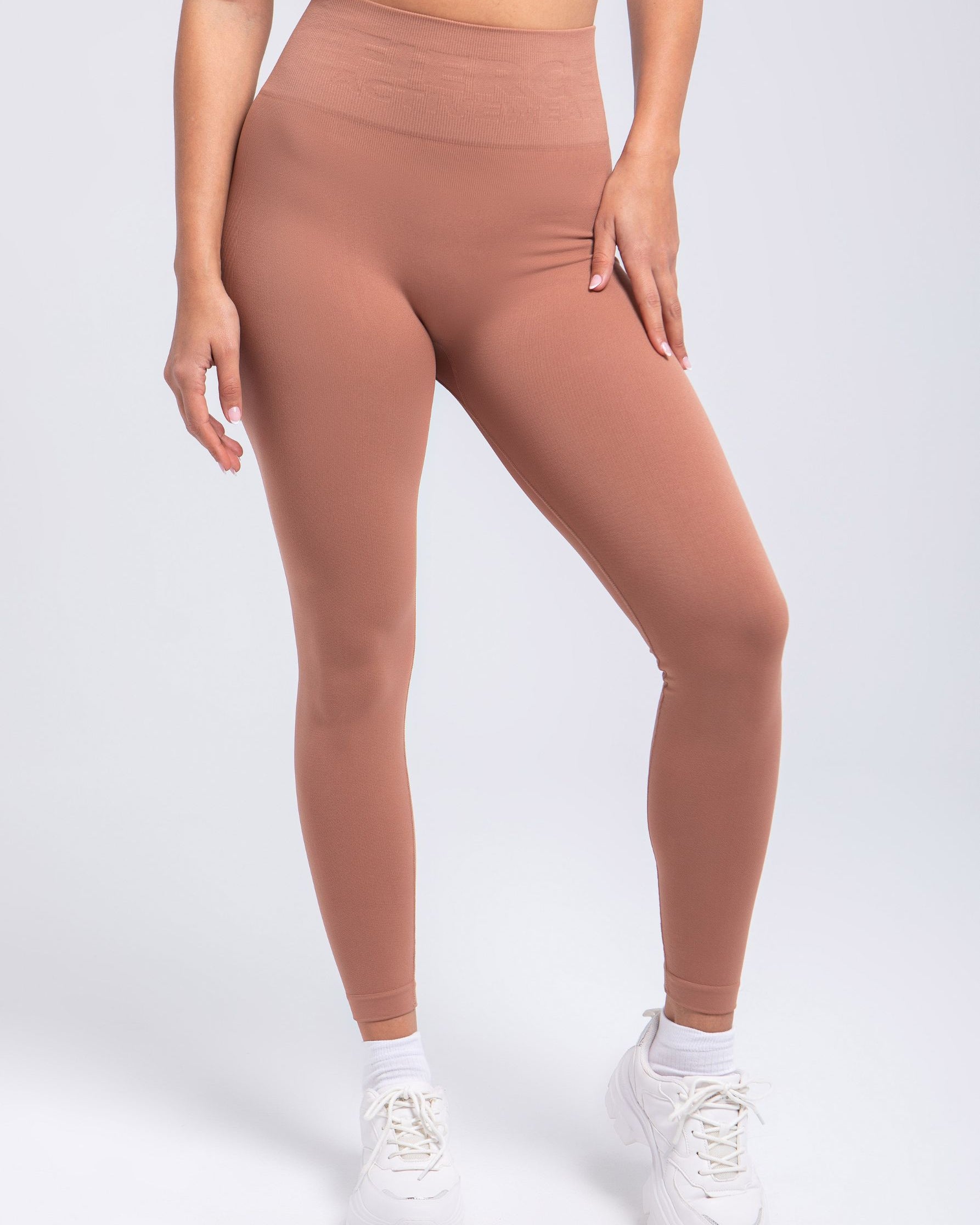 Second Skin shaping legging — seamless compressive