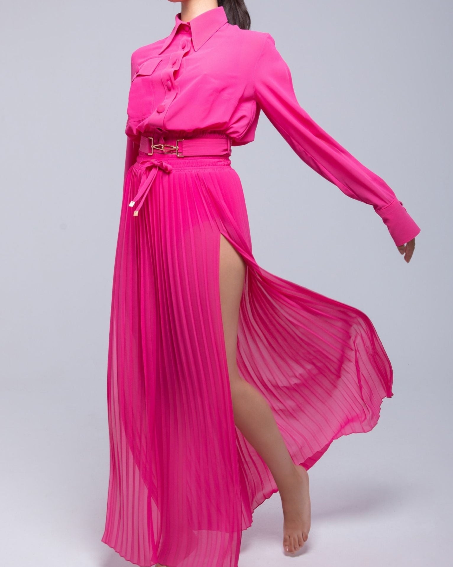 Sheer maxi skirt with lightweight muslin fabric and double side slits