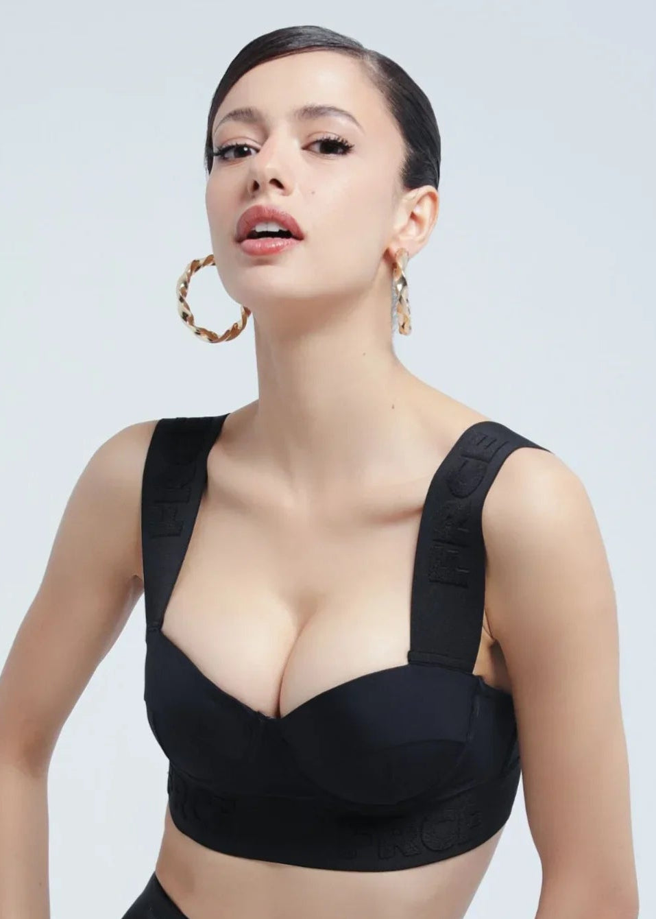 Faya Bikini Top with underwire support and bold band detailing