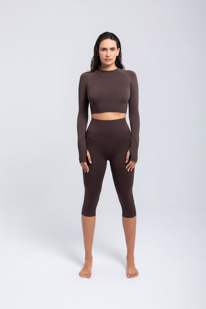 Espresso seamless capri leggings full-body look with high-waist shaping fit