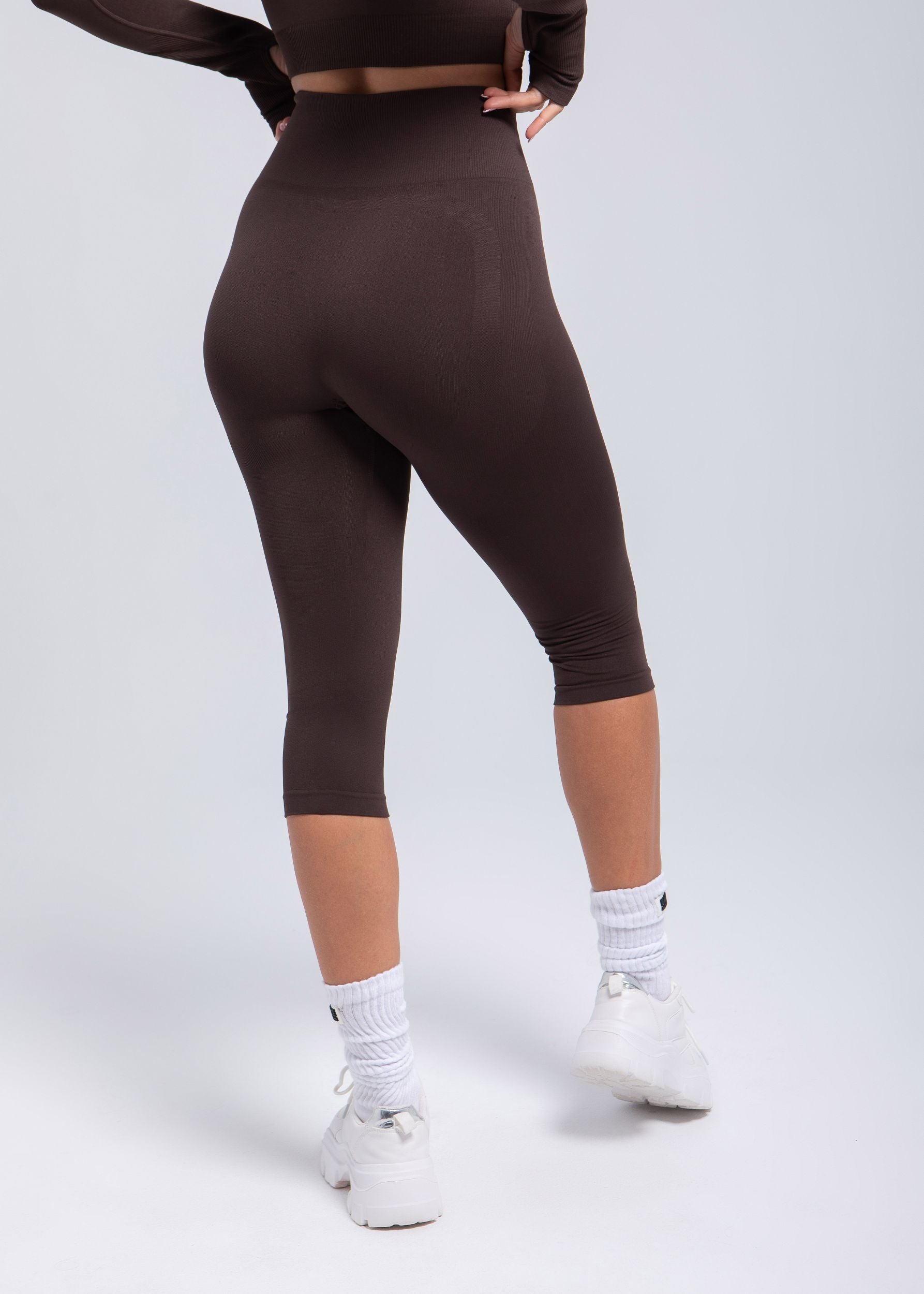 Second Skin Shaping Capri Leggings | Seamless Sculpt Fit