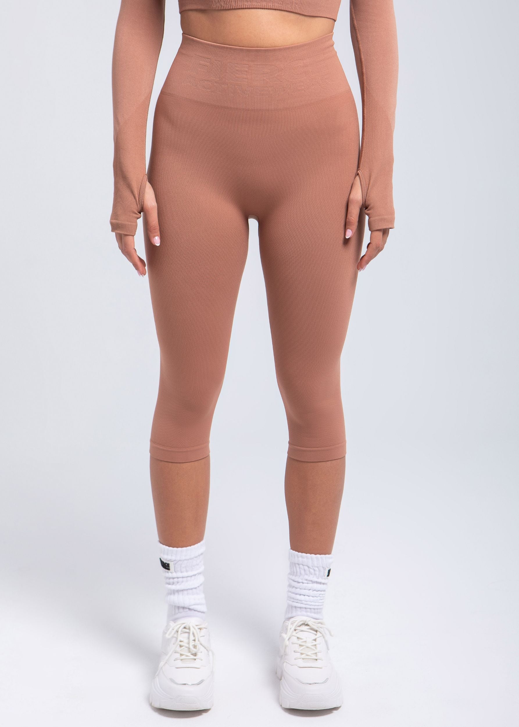 Second Skin Shaping Capri Leggings | Seamless Sculpt Fit