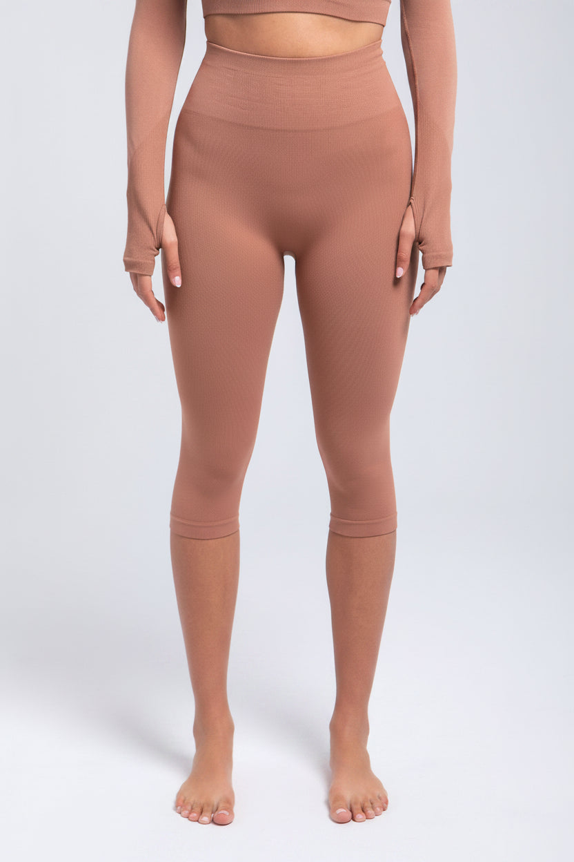 Second Skin Shaping Capri Leggings | Seamless Sculpt Fit