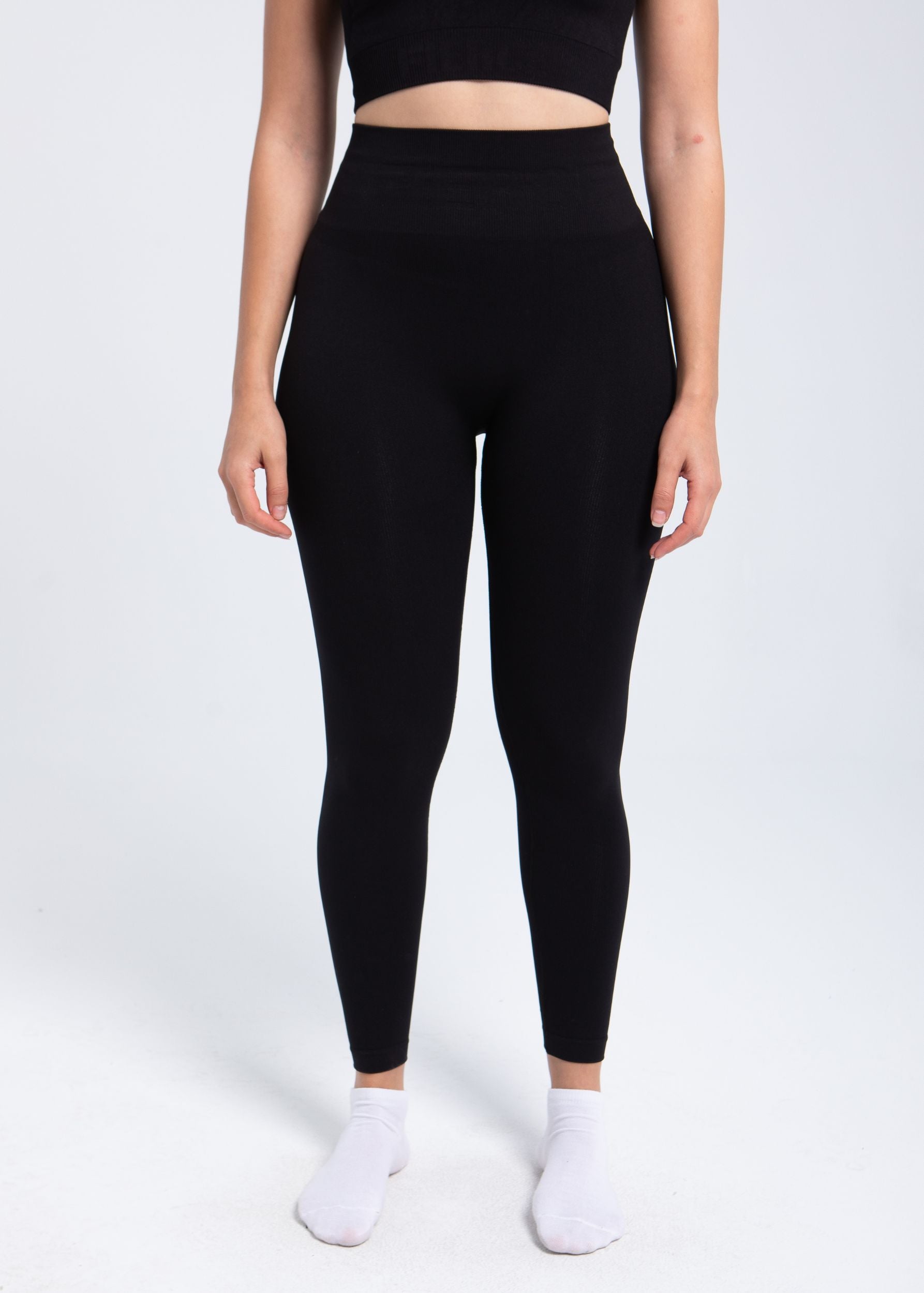Second Skin shaping legging — seamless compressive