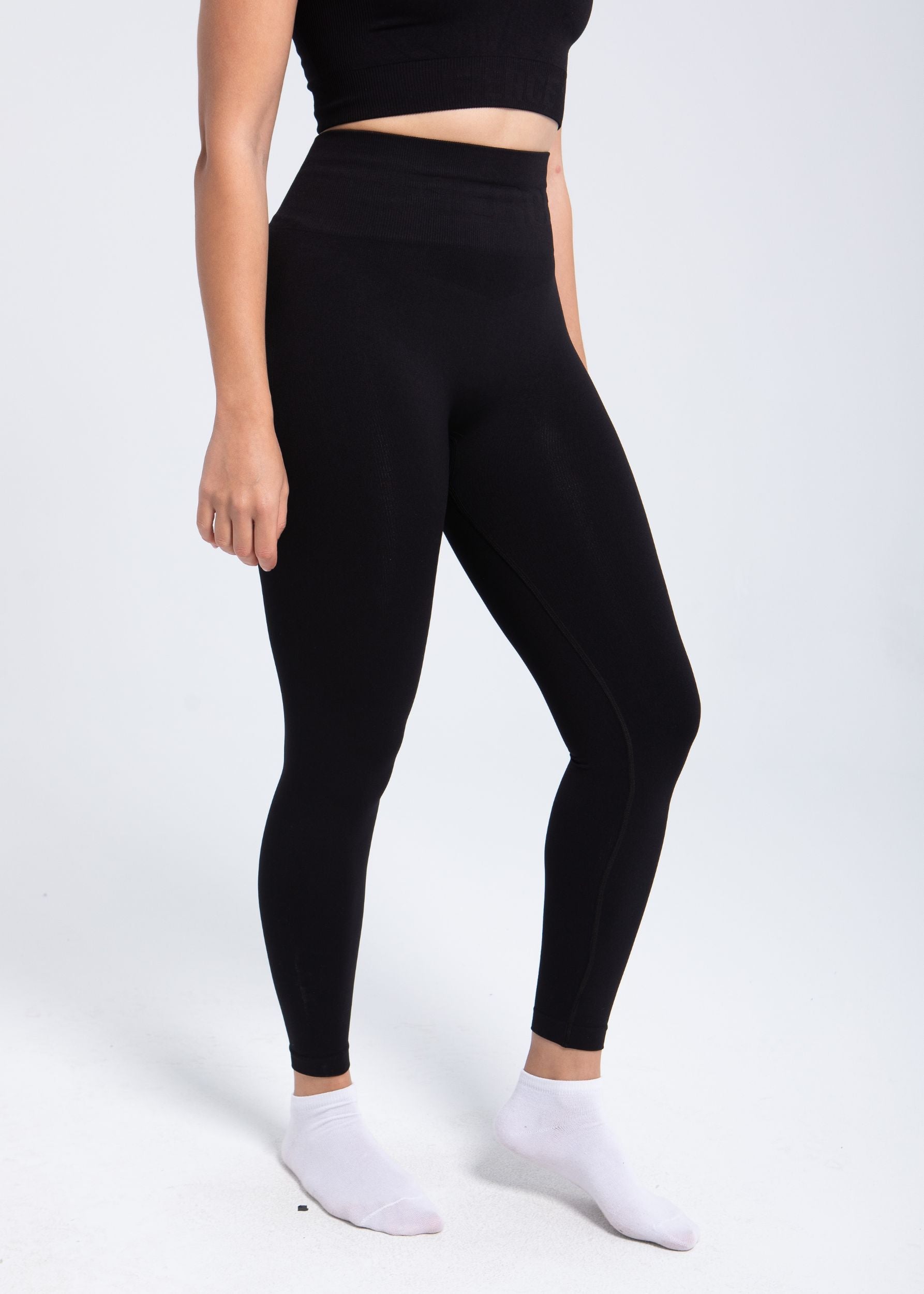 Second Skin shaping legging — seamless compressive