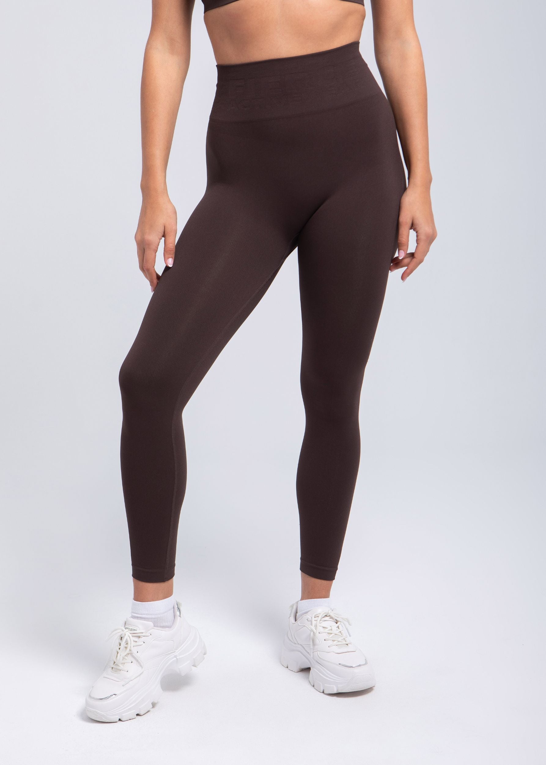 Second Skin shaping legging — seamless compressive