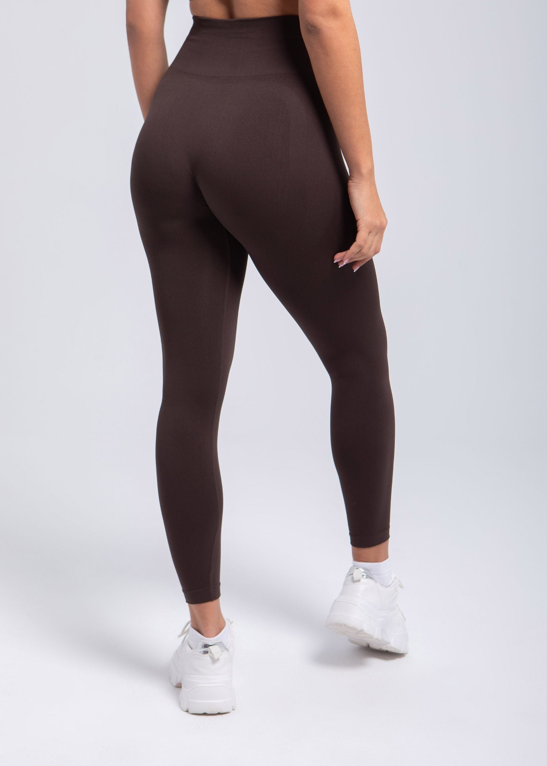 Second Skin shaping legging — seamless compressive